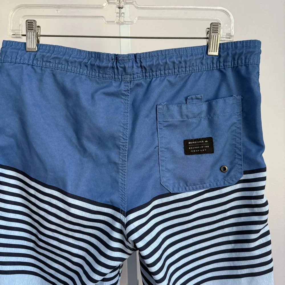 Quiksilver Volley Shorts Mens Size L Blue Striped Swim Trunks‎ Beach Surf